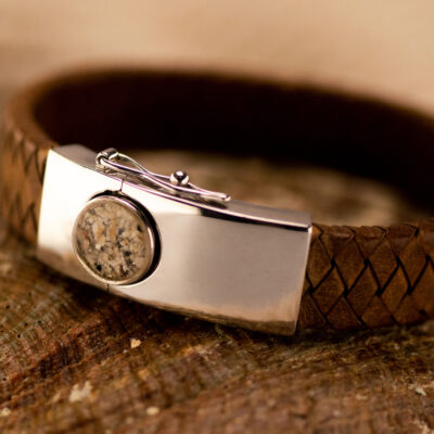 Large clasp leather bracelet | Vanaf € 325,-